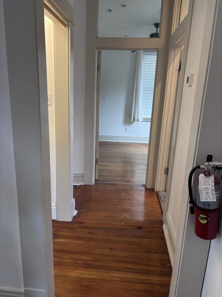 Building Photo - 4026 Chestnut St