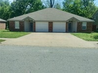 Building Photo - 233-233 Graystone Cir