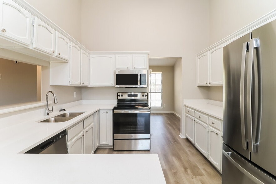 Building Photo - 6503 Rockland Dr