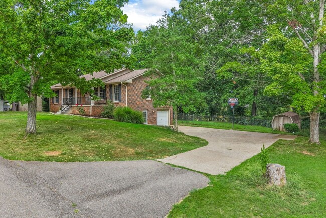 Building Photo - 114 Hickory Hill Dr