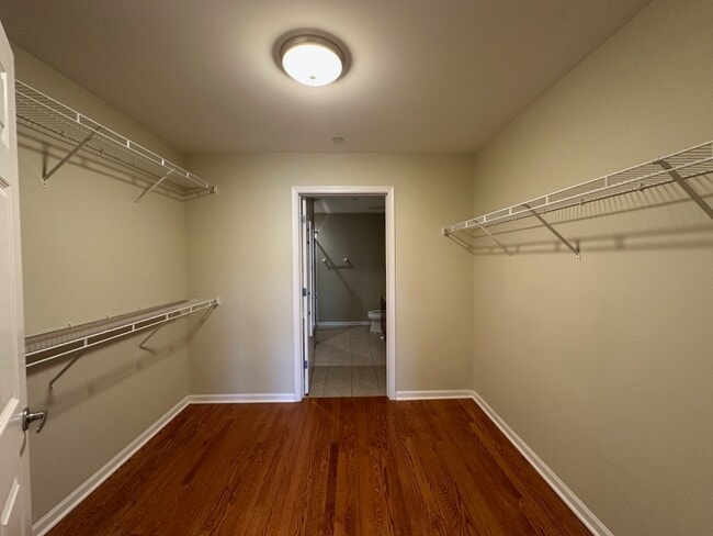 Building Photo - 5100 W 96th St
