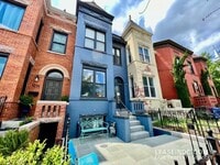 Building Photo - 1016 11th St NE