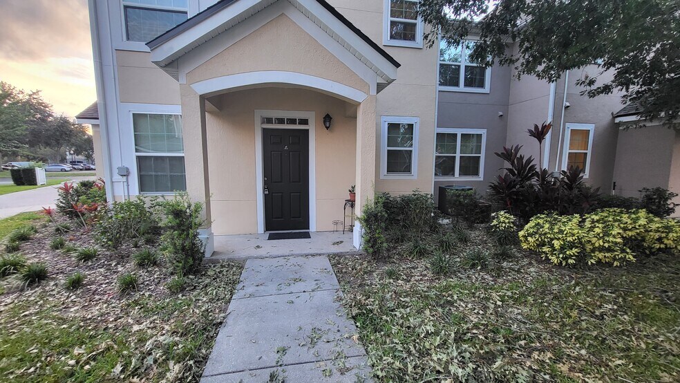 Building Photo - 3281 Soho St