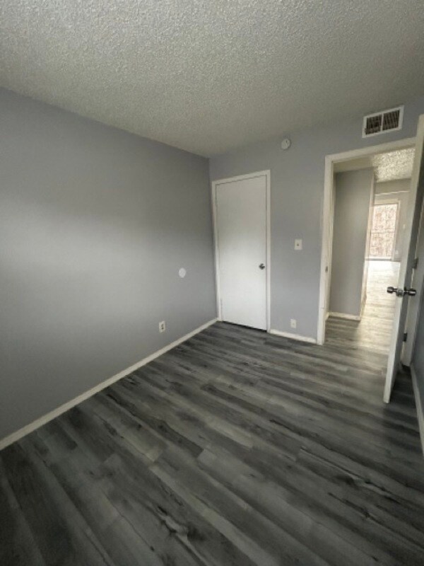 Building Photo - 3309 Wood Ave