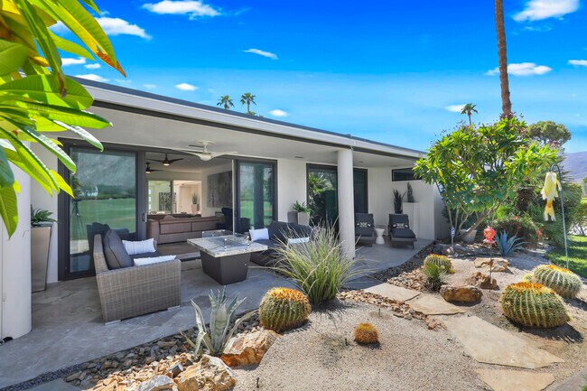 Building Photo - 49845 Lago Dr