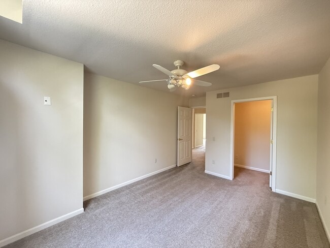 Building Photo - 4875 S Ridgeside Cir