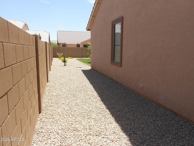 Building Photo - 1629 E Prickly Pear Pl