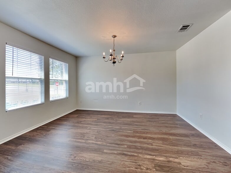 Building Photo - 700 Locustberry Dr
