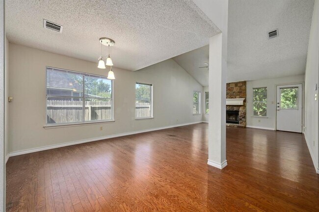Building Photo - 9312 Silk Oak Cove