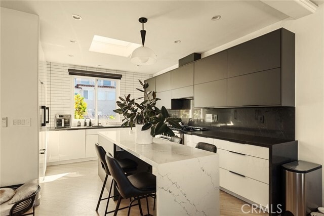 Building Photo - 610 9th St