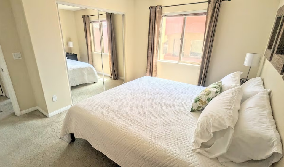 Building Photo - 890 Kitty Hawk Dr