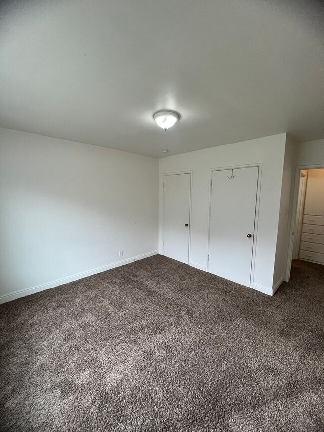 Building Photo - Available NOW !  $1095