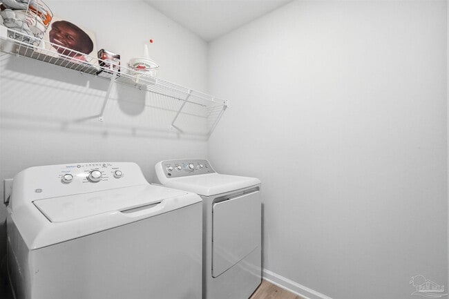 Building Photo - 5367 Peach Dr