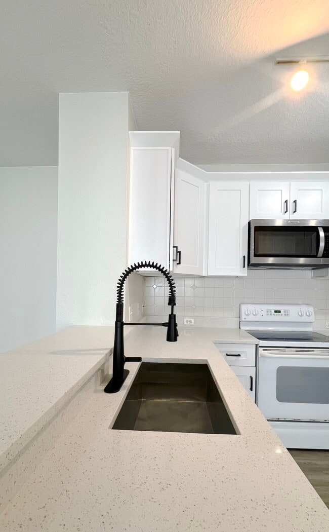 Building Photo - 2615 Maitland Crossing Way