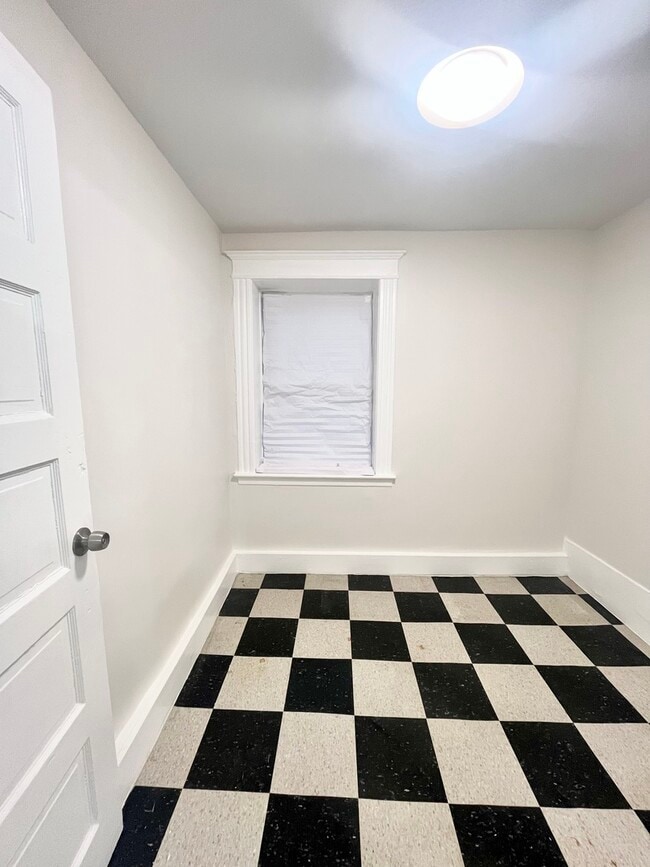 Building Photo - 2512 S Trumbull Ave