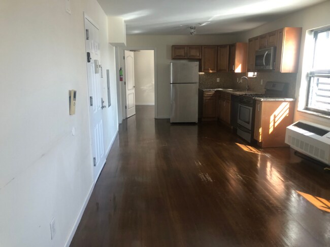 Building Photo - 529 54th St