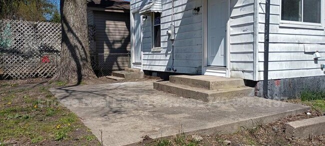 Building Photo - 97 Allen St