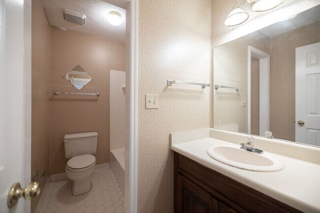 Building Photo - 110 Breckenridge Ln