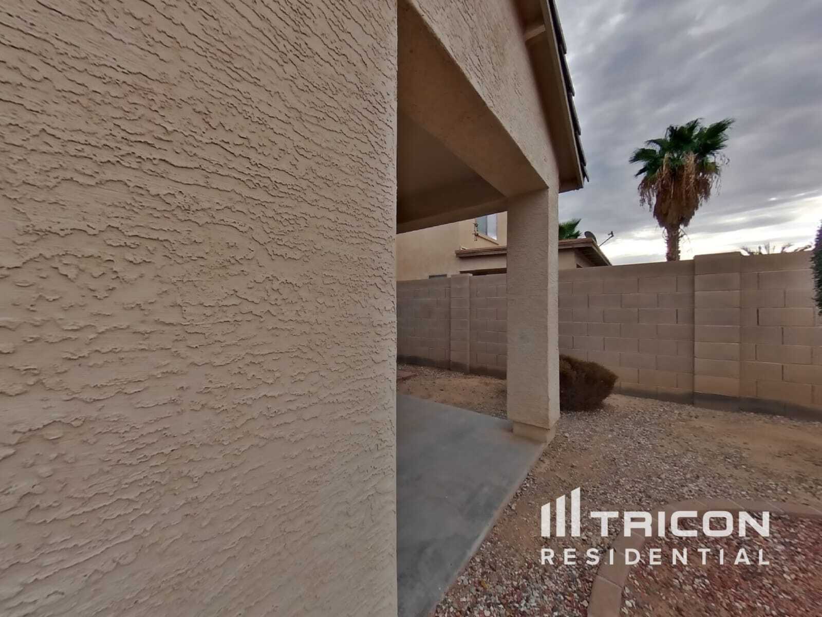 Building Photo - 44181 W Lindgren Dr