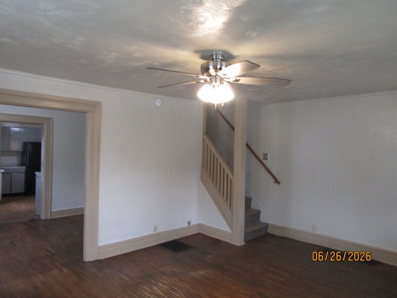 Building Photo - 103 8th St
