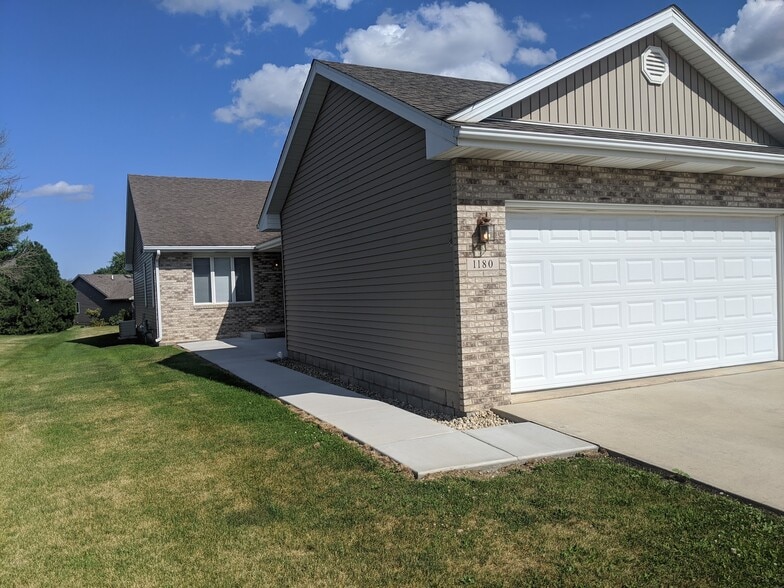 Building Photo - 1180 Cornell Dr