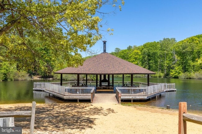 Building Photo - 7386 Monroe Dr