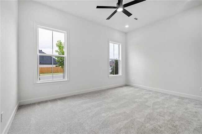 Building Photo - 490 Apollo Dr