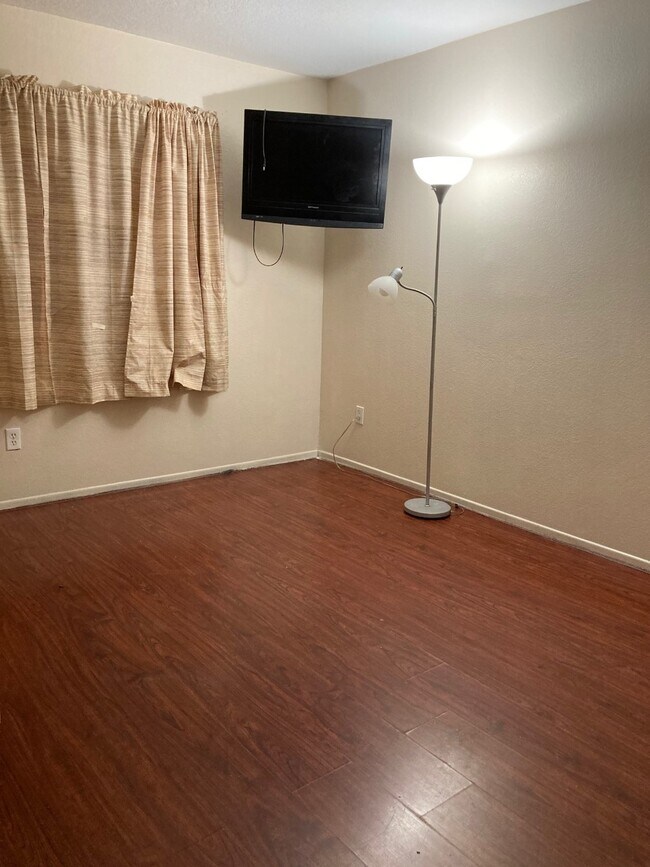 Building Photo - 1025 N Tippecanoe Ave