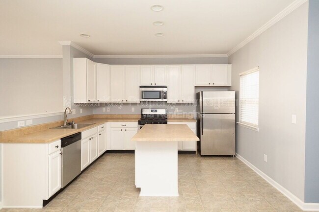 Building Photo - 118 Darley Dale Loop