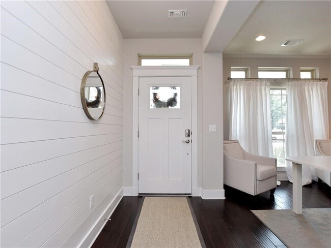 Building Photo - 10911 Rock Island Dr