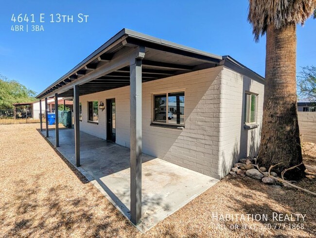 Building Photo - Beautifully Renovated 3/2 Home with 1/1 Gu...