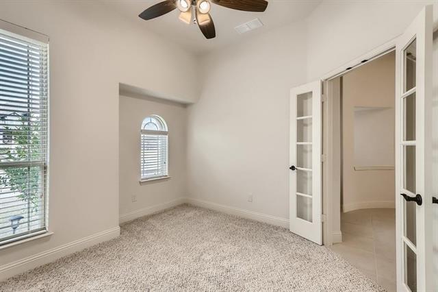 Building Photo - 3216 Creekhaven Dr