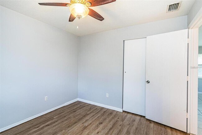 Building Photo - 7057 Sunset Dr S