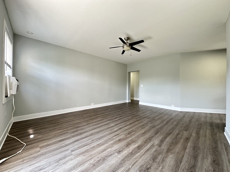 Building Photo - 730 Judson Ave