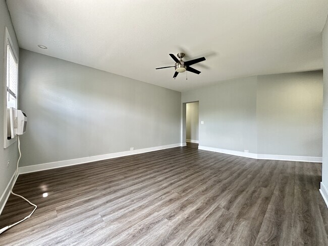 Building Photo - 730 Judson Ave