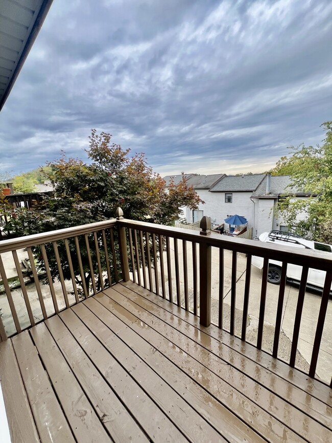 Building Photo - 403 Cedarstone Rd