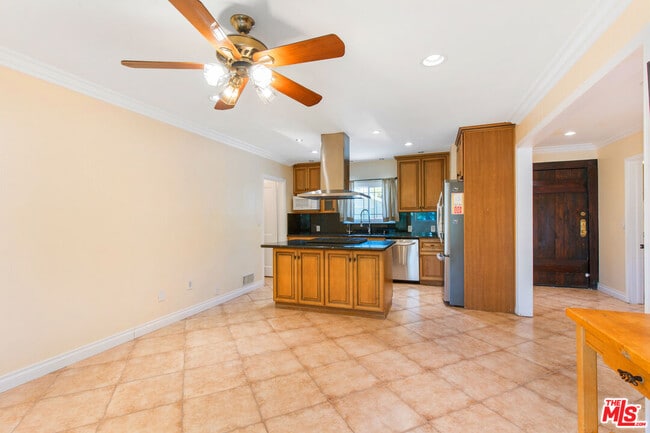 Building Photo - 4236 Ensenada Dr