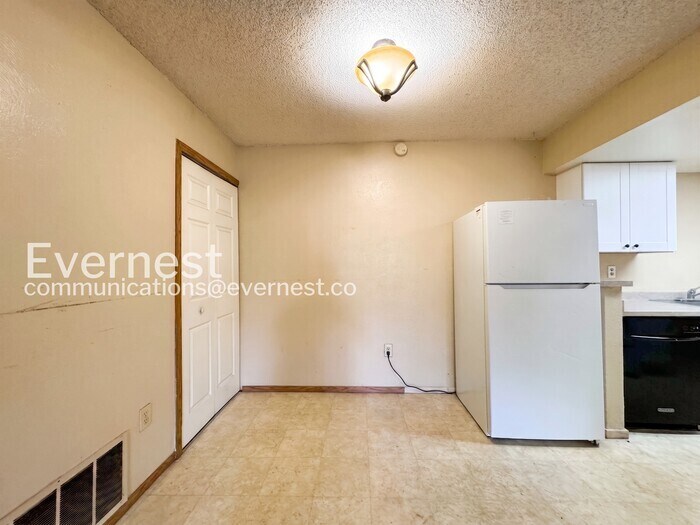 Building Photo - 15128 E Louisiana Dr