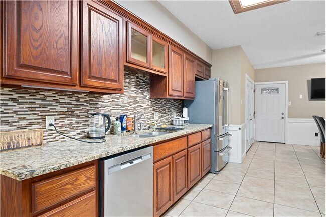 Building Photo - 13737 River Canyon Dr