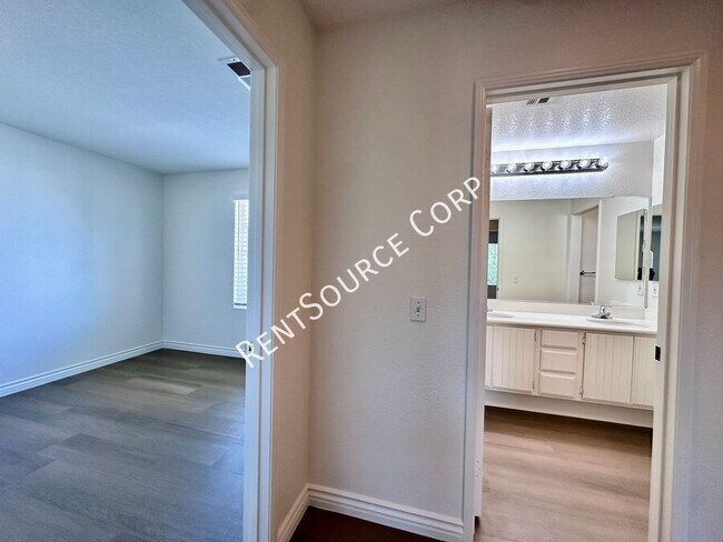 Building Photo - 28132 Castillo Ln
