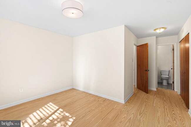Building Photo - 751 N Ringgold St