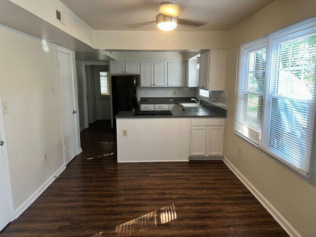 Building Photo - Beautiful Three Bedroom Home in the Wellington Subdivision!
