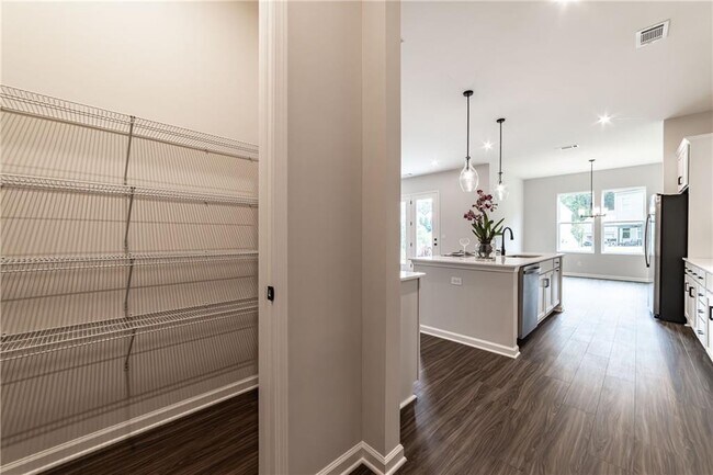 Building Photo - 107 Cedar Brk Dr