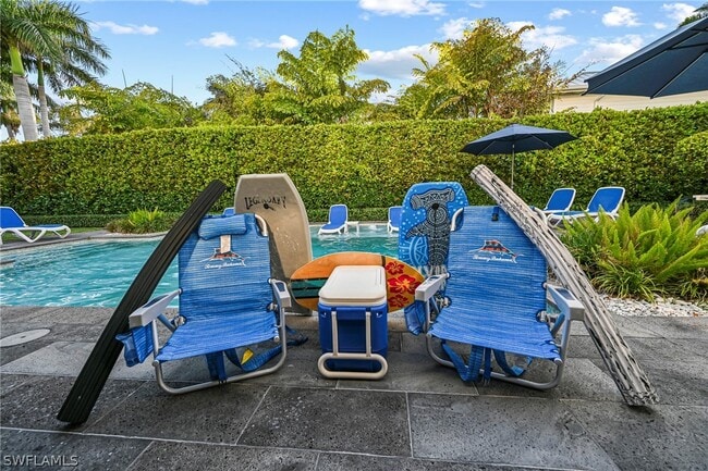 Building Photo - 215 3rd Ave N