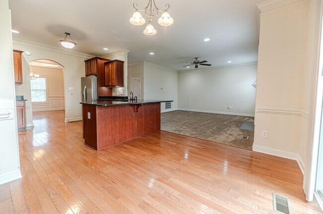 Building Photo - Perfectly Located 4-Bedroom Home Minutes from I-295, Hope Mills & Fort Bragg!