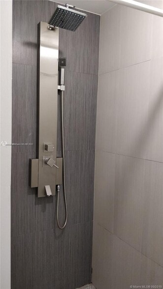 Building Photo - 1035 Euclid Ave