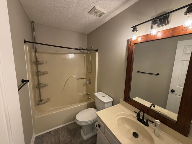 Building Photo - Carolina Lakes