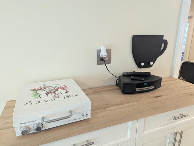 Building Photo - 708 Rambling Dr Cir