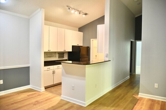 Building Photo - Asheville Condo Rental w/ Garage!