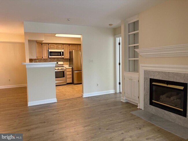 Building Photo - 12233 Fairfield House Dr